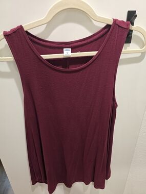 Old Navy Sleeveless Scoop Tank - Wine